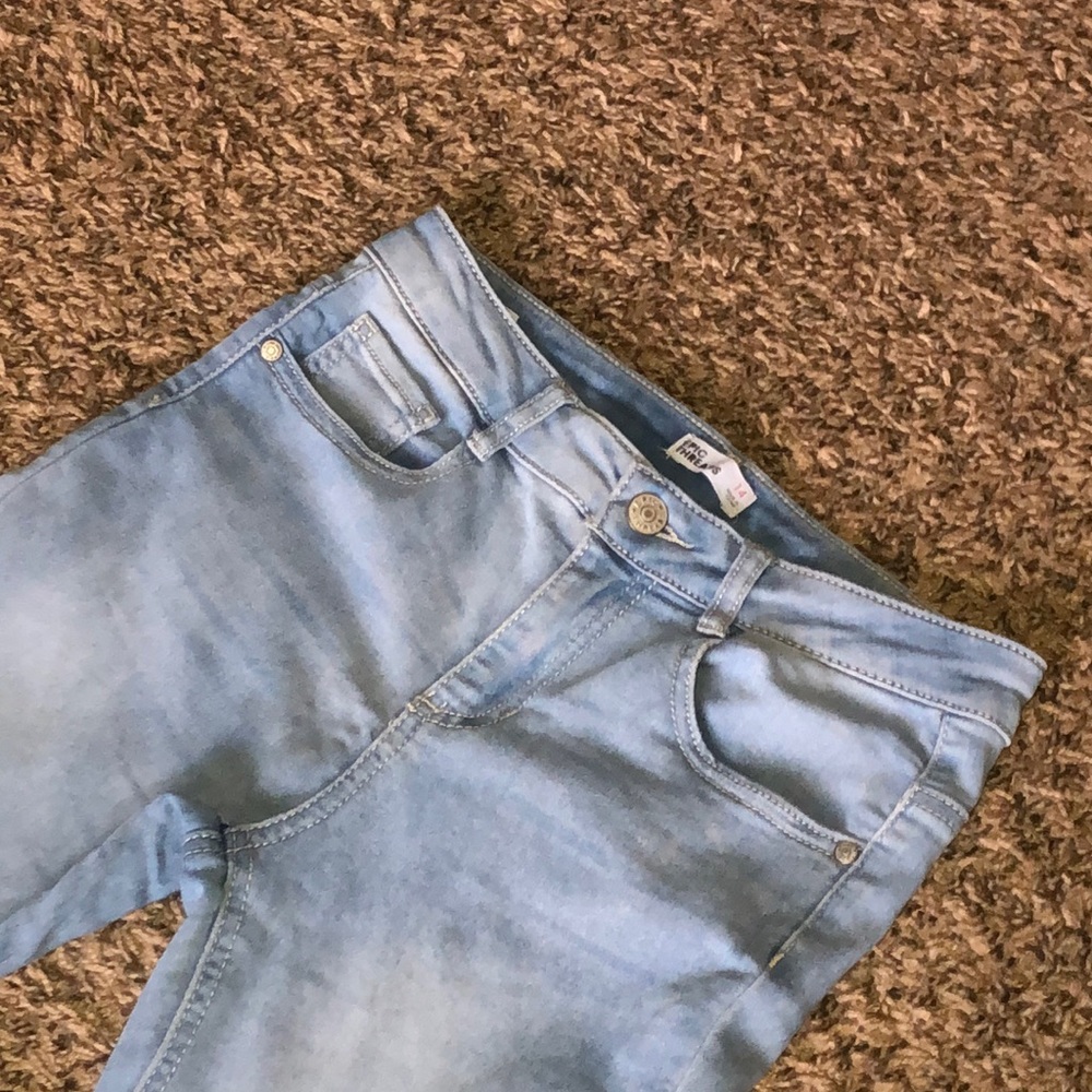 Epic Threads Girls Light Blue Jeans - Picture 16 of 17